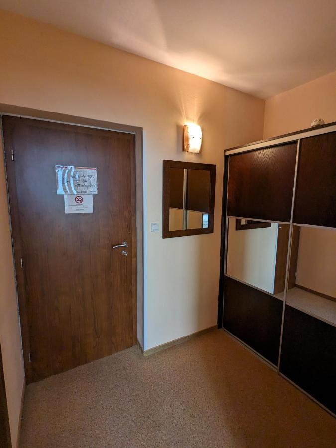 Garni Hotel Cosmopolitan Сенец Экстерьер фото