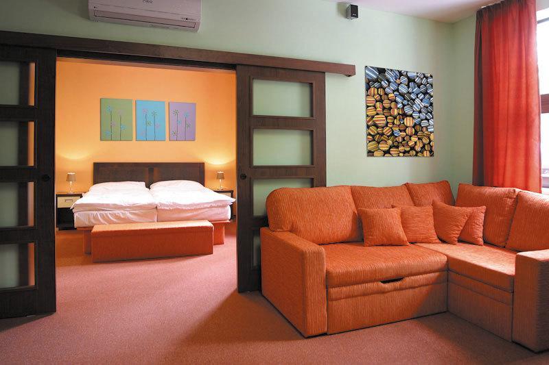 Garni Hotel Cosmopolitan Сенец Номер фото