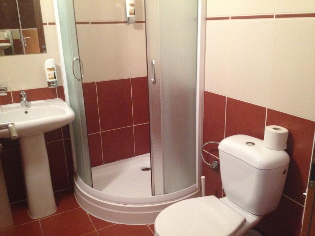 Garni Hotel Cosmopolitan Сенец Номер фото